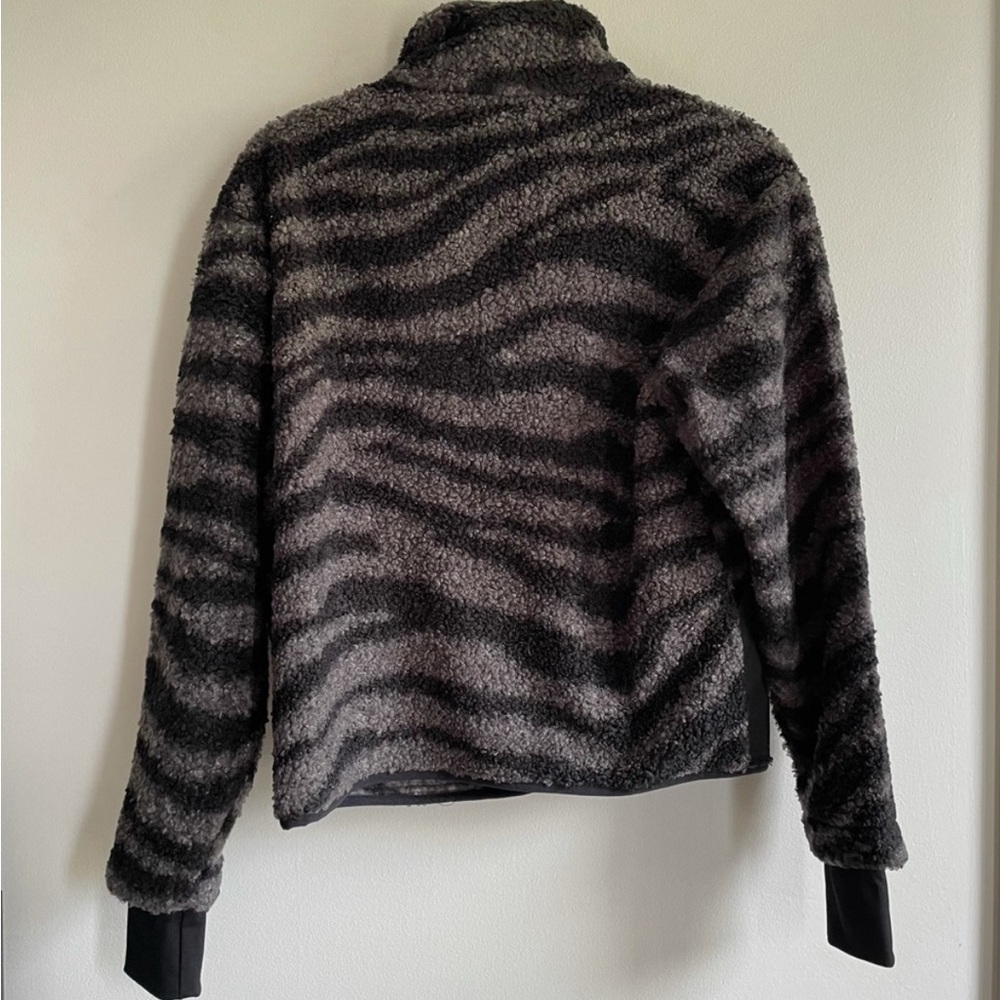 SALE! Varley Napoli Sherpa Jacket in Zebra Size Small - Picture 2 of 3